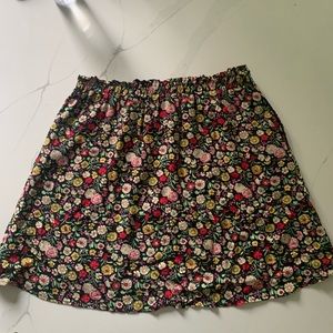 LOFT floral miniskirt- stretchwaist & pockets! EUC